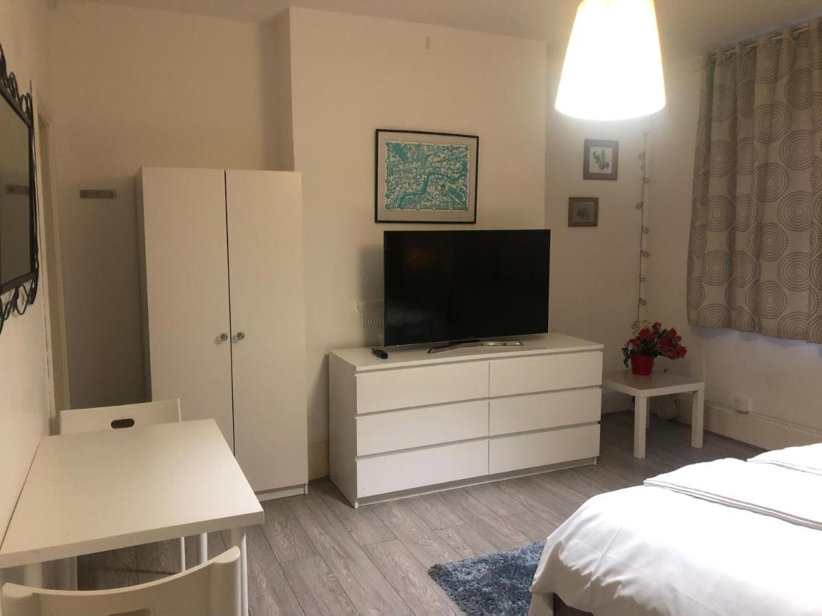 Отель Oyo 94 Bricklane Studio Flats Лондон Экстерьер фото